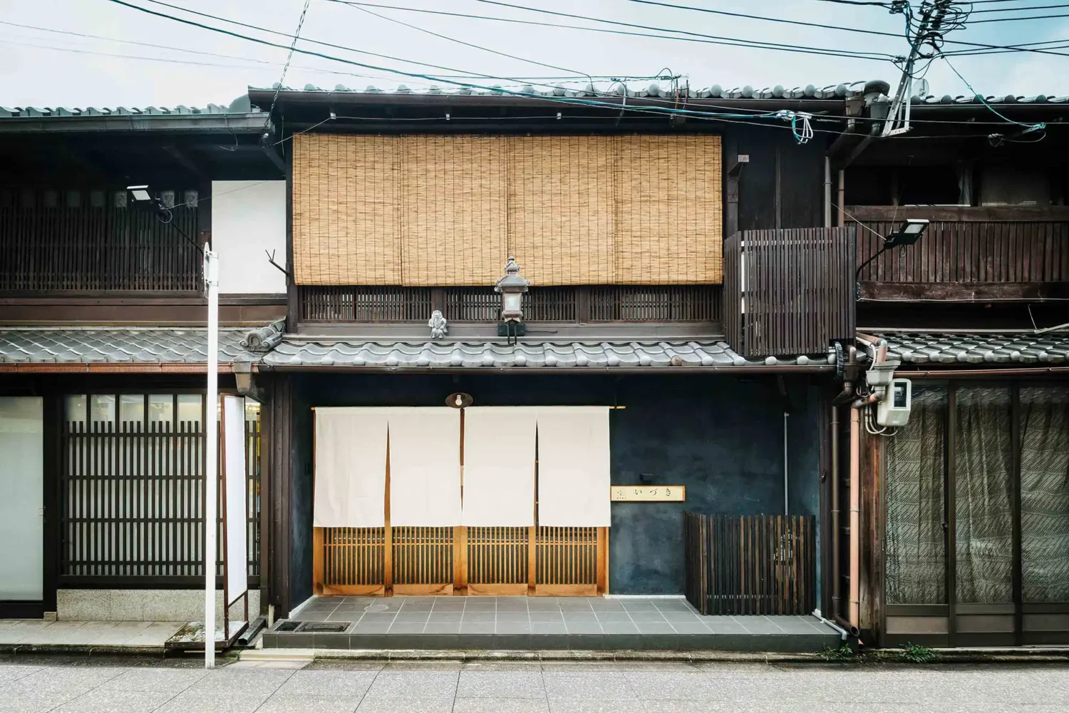 西本願寺 いづき 〈一棟貸し町家〉